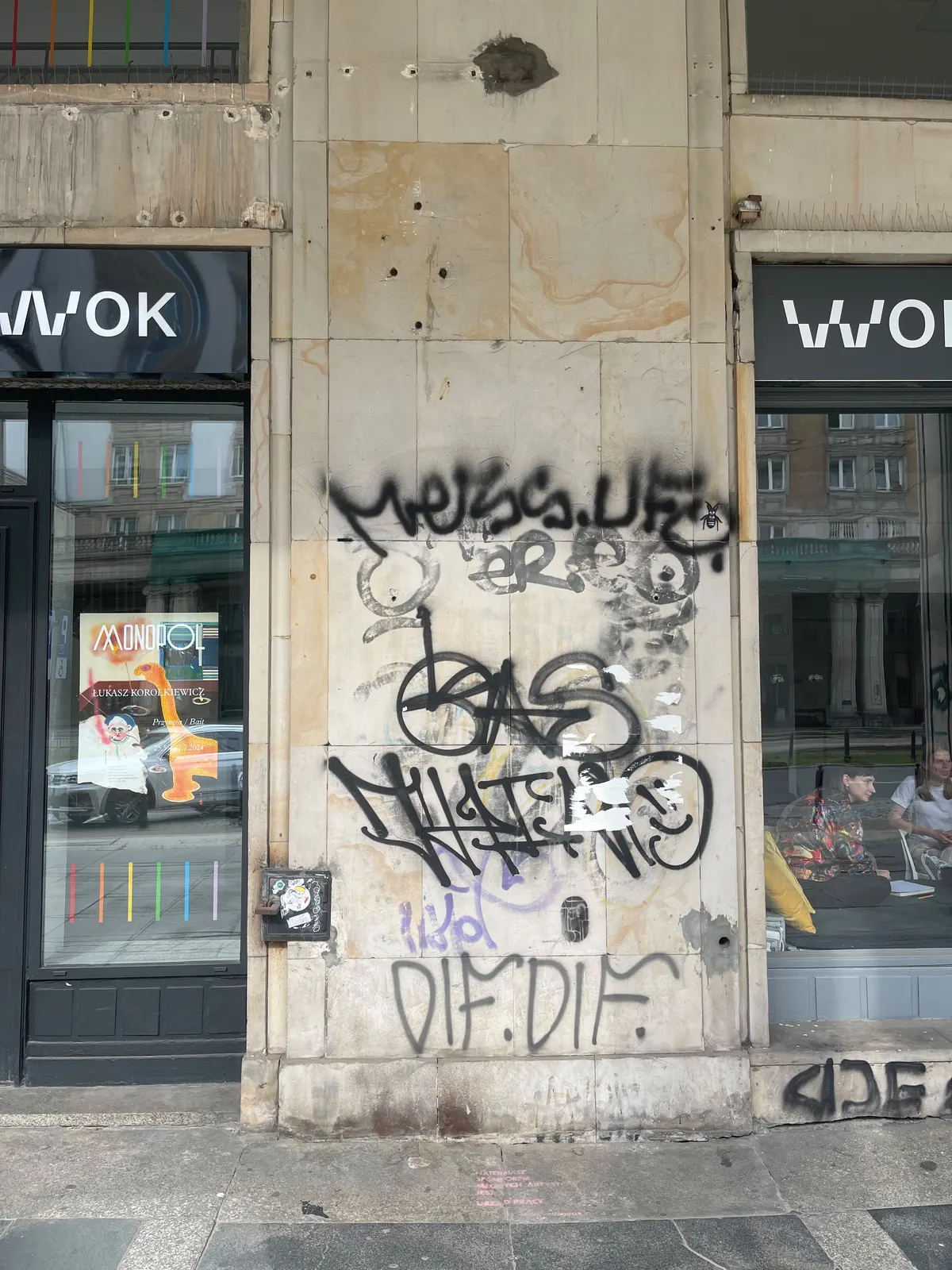 Usuwanie graffiti z piaskowca – zdjęcie 1