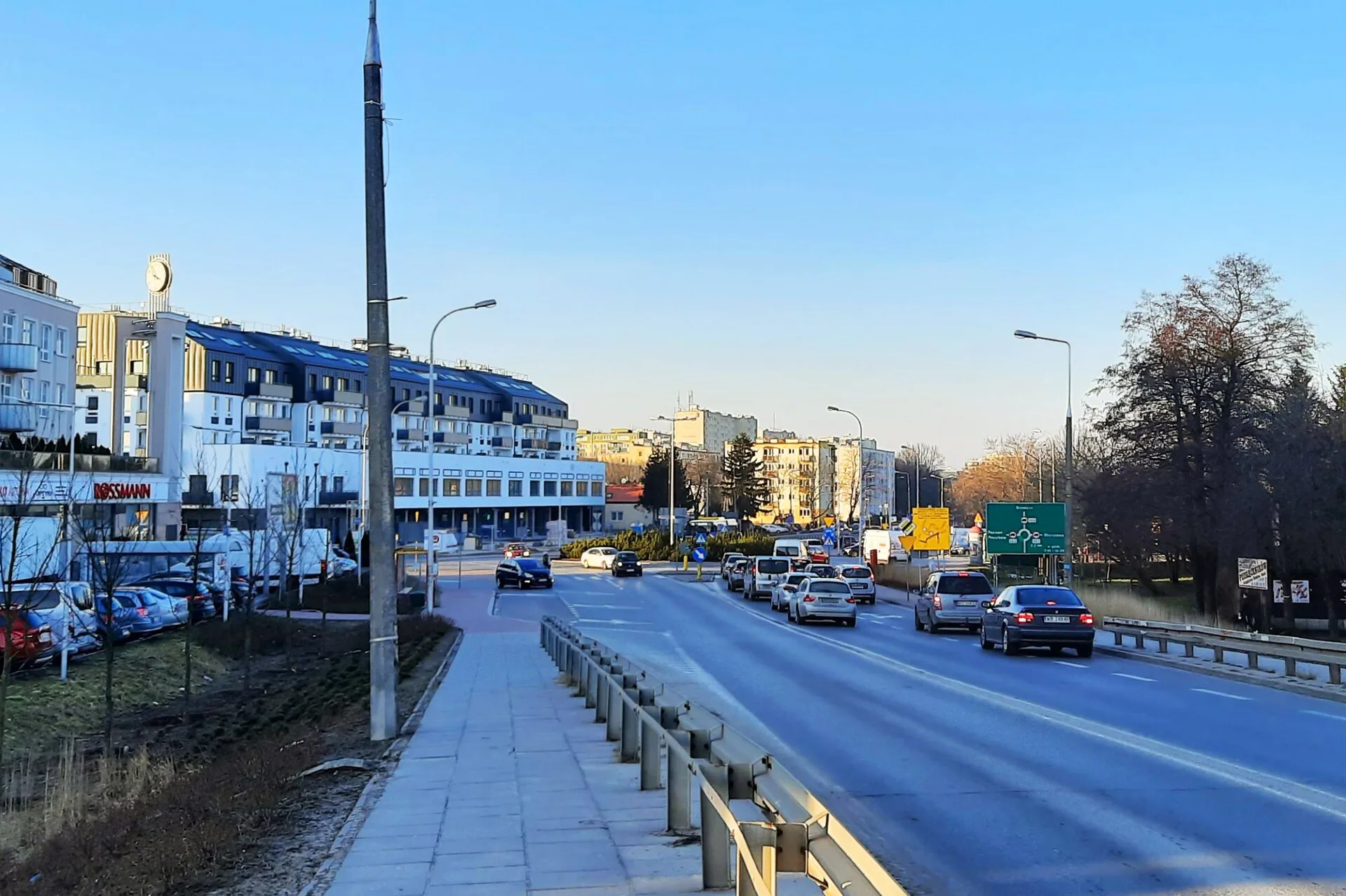Piastów - Centrum Piastowa, widok z wiaduktu nad linią kolejową