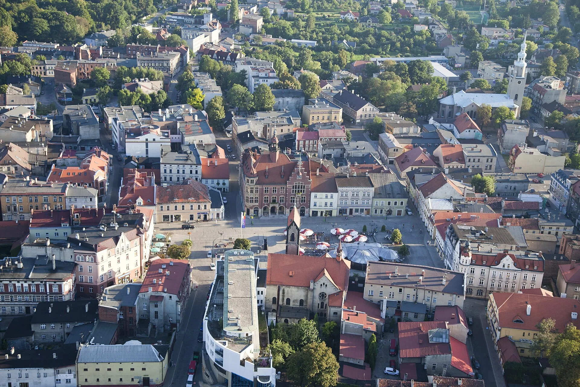 Śródmieście - Śródmieście Tarnowskich Gór z rynkiem widziane z lotu ptaka